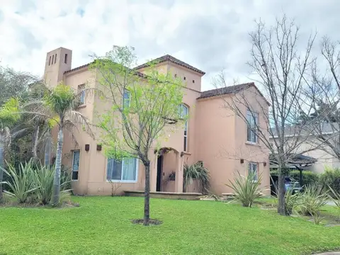 Casa  en Alquiler anual CON MUEBLES en Las Glorietas, Nordelta, Tigre