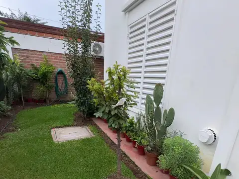 Casa en venta con quincho en El Huaico