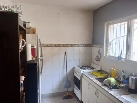 Casa 2 ambientes con 1 baño