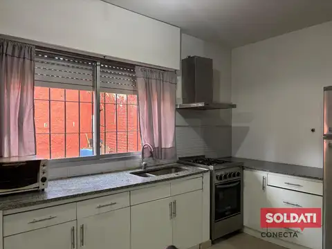 Casa en Alquiler con 1 cochera