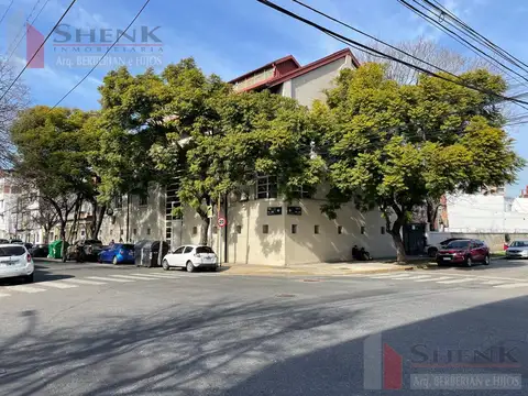Oficina en Venta con 3 cocheras