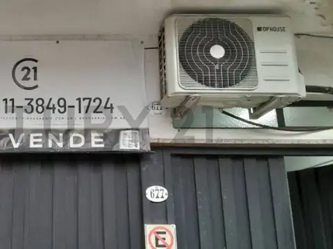 Venta de Oficina mas deposito en PB en Floresta Cocheras