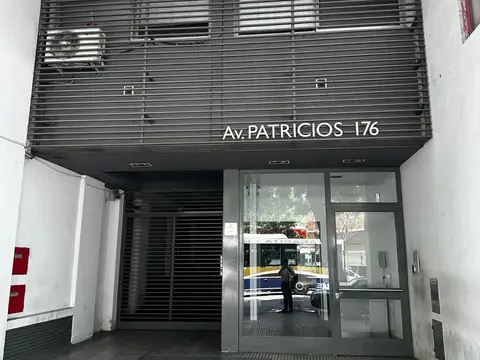 Oficina en Alquiler con 2 cocheras