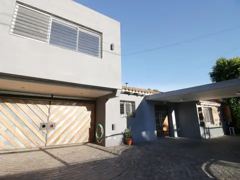Casa 5 ambientes con 4 baños