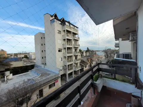 Departamento en Alquiler con 1 cocheras
