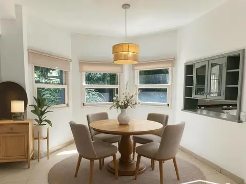 Casa 5 ambientes con 3 baños