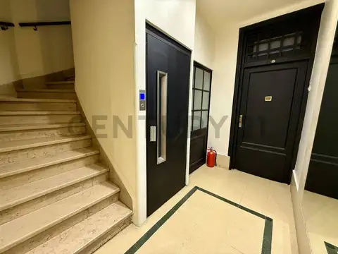 VENTA OFICINA CON DOS DESPACHOS Y COCINA INDEPENDIENTE EN RECOLETA – APTO CRÉDITO