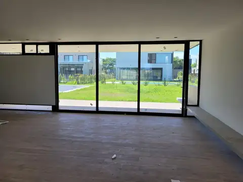 Casa en Alquiler en Puertos - Barrio Vistas, USD 1.800