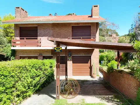 De los Escualos  al 900