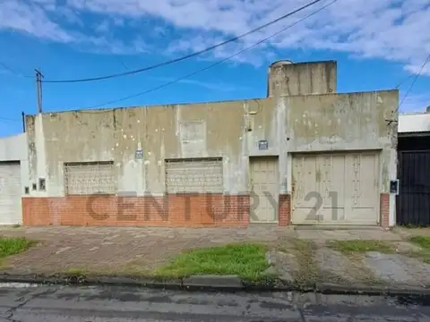 Venta Casa + Deposito, Permuta, BAJO DE PRECIO