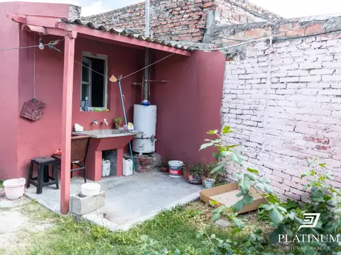 Casa en Venta en San Felipe y Santiago. 3 dormitorios con cochera