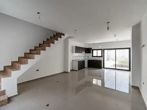 ph en venta, 4 ambientes, Santos Lugares, Saenz peña, jardín, patio