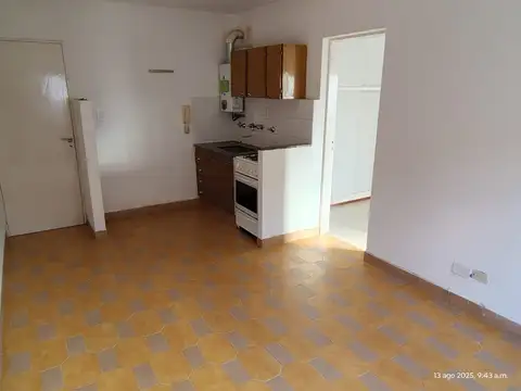 1 DORMITORIO CON BALCON.