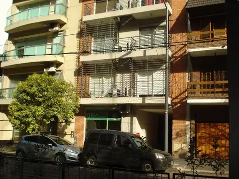 Departamento  Monoambiente con balcón al frente. Alquiler