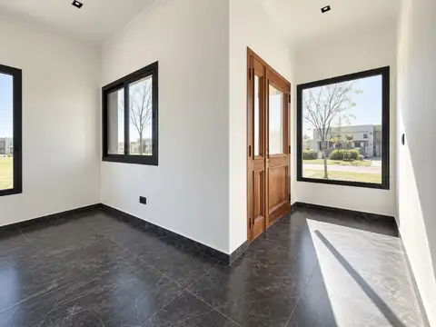 Casa 5 ambientes con 3 baños