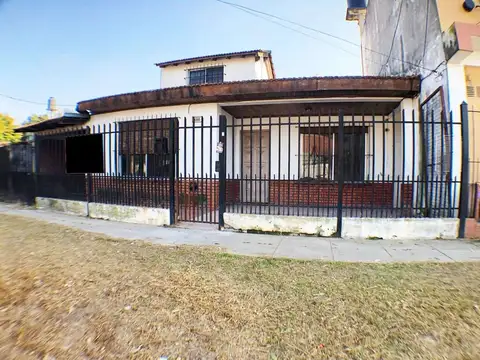 Venta CASA 4 ambientes Villa de Mayo apta credito