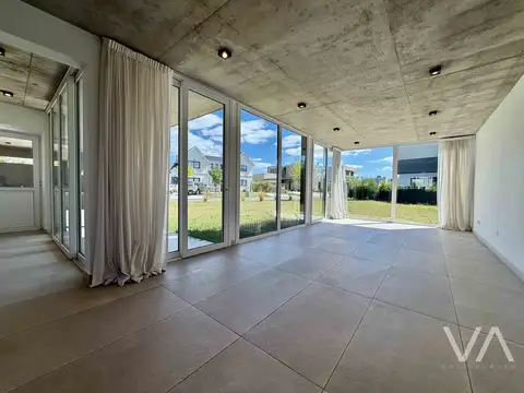 Casa en Alquiler de 3 dormitorios