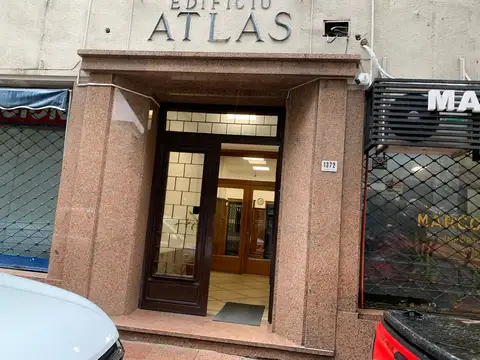 Oficina en Venta en Ciudad Vieja, USD 18.000