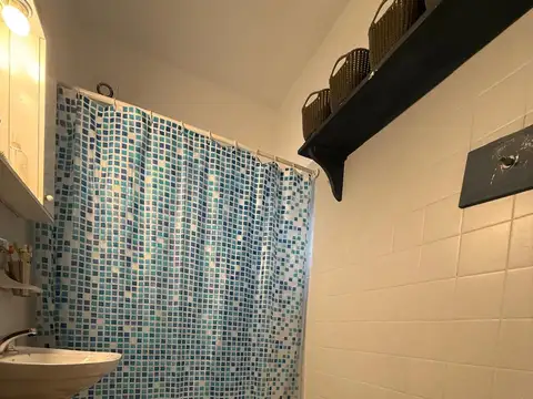 Depto Tipo Casa en Venta en Barrio Parque, USD 130.000