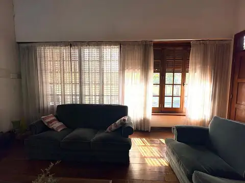 Casa en alquiler - Frente al Parque San Martín, La Plata