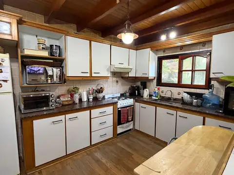 Casa en Venta con 3 cocheras