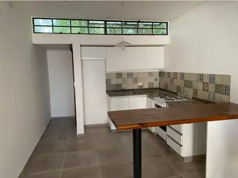 Casa en Alquiler con 1 cochera