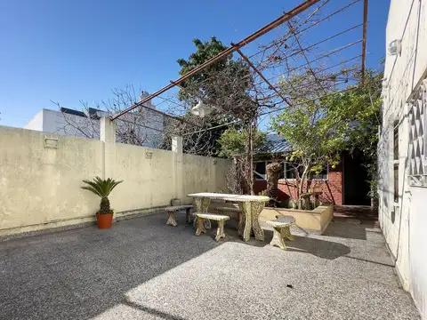 VENTA CASA 5 AMB MORON SUR