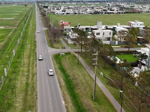 Av. Illia 5100, Vida Jardín