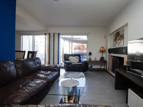 Casa 7 ambientes con 3 baños