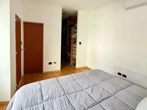 Casa de diseño en Barrio Lourdes| Patio | Terraza | Cocheras