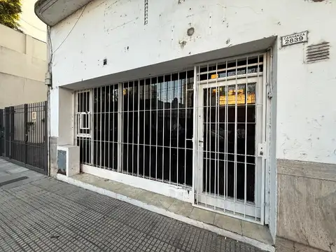Local 6x4.50 gran frente, baño, reja proteccion, mts foco comercial Av Nazca, sin expensas