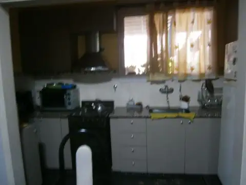 Depto Tipo Casa 3 ambientes con 2 baños
