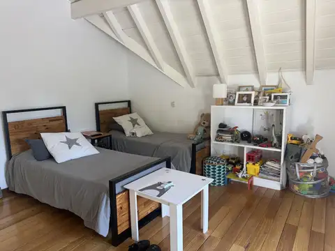Casa 7 ambientes con 6 baños