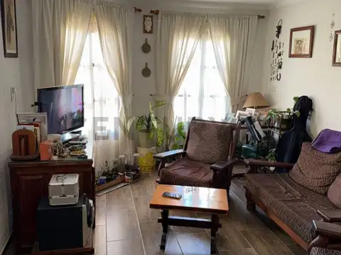 EN VENTA! Rio Tercero, Casa de 3 Dormitorios con garaje y Patio.