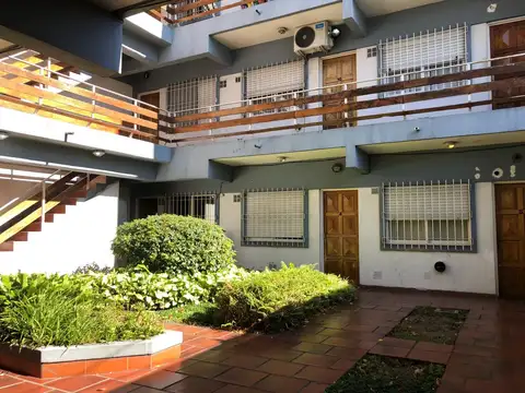 depto dos amb con patio planta baja (interno)