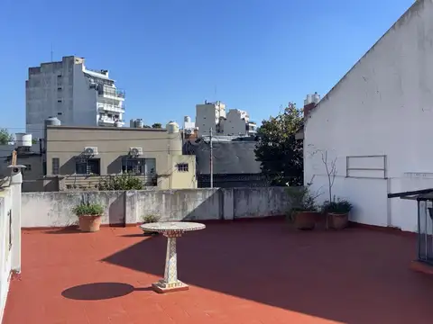 Casa sobre lote propio con garage, patio y terraza | Paternal