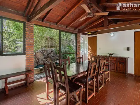 Billinghurst 2100, Piso P.B.