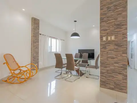 Depto Tipo Casa en Venta de 5 ambientes