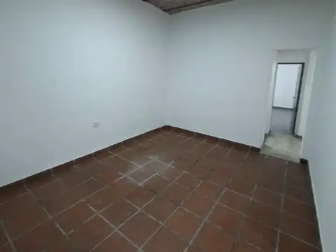 Casa 2 ambientes con 1 baño