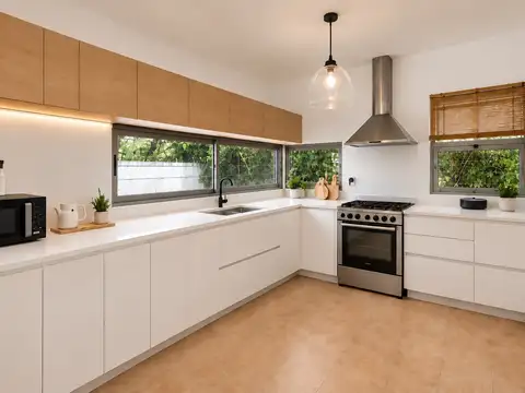 Casa en Venta con 2 cocheras