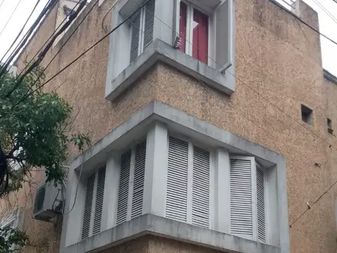 HERMOSO TRIPLEX EN VENTA 4 AMBIENTES VILLA SARMIENTO