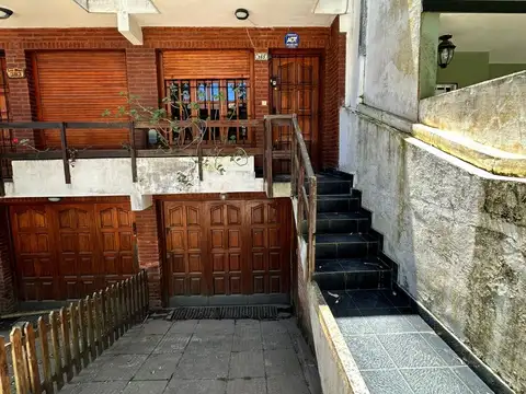 AMPLIO TRIPLEX DE CATEGORIA, EN PLENO CENTRO COMERCIAL EN VENTA