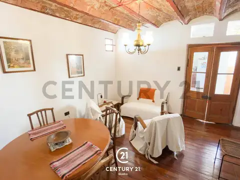 Venta Departamento de pasillo en PH de dos dormitorios en zona río