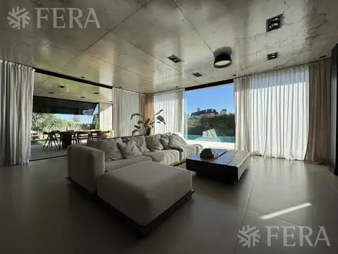 Casa en Venta con 1 cochera