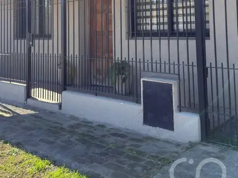 Casa 3 ambientes con 1 baño