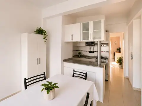 VENTA DEPTO 1 DORM. PLANTA BAJA AL FRENTE - PATIO Y COCHERA  - Calle 20 e/ 32 y 33 La Plata