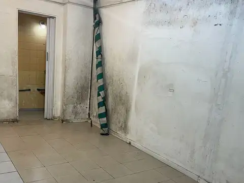 Local en Alquiler en Parque Chacabuco, $ 600.000
