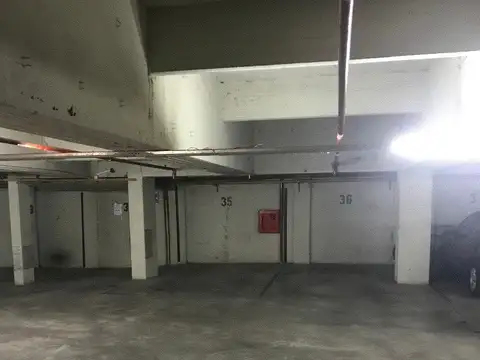 Cochera en Venta de 5  mts largo x 2  mts ancho