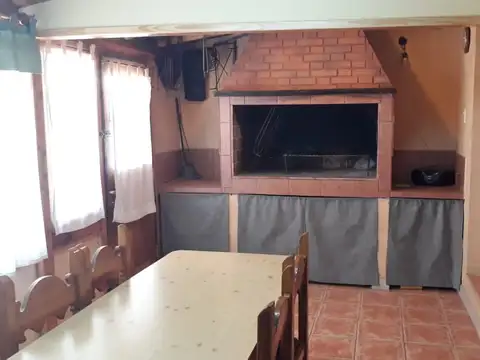 Casa 6 ambientes con 3 baños