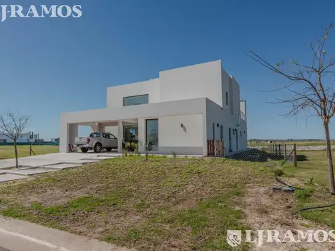 Casa en Venta en Puertos - Barrio Amarras, USD 648.000